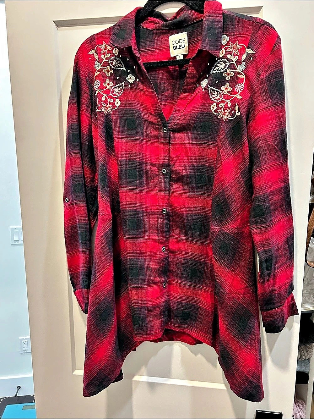 Code Bleu Plaid Embroidered Tunic Size Large